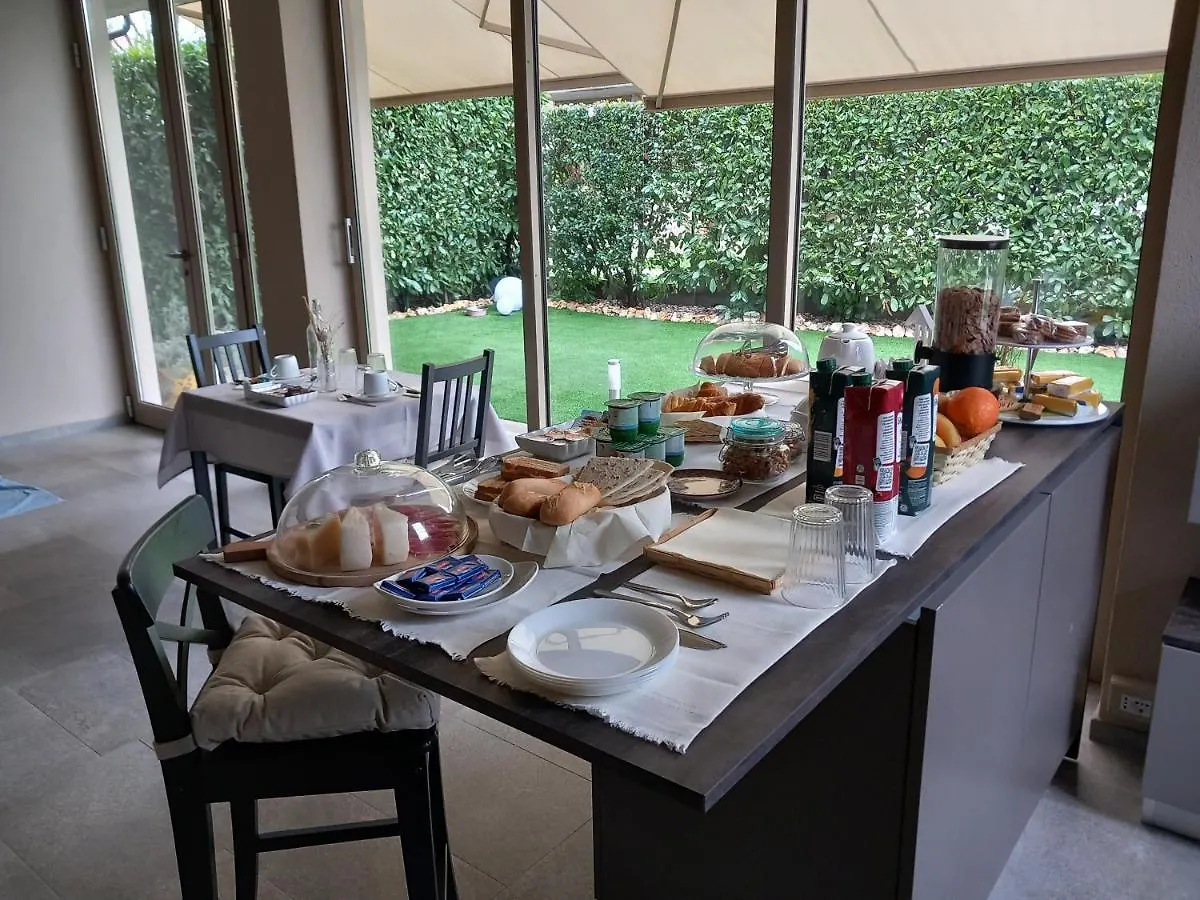 Alojamento de Acomodação e Pequeno-almoço Montevecchi13 Acomodação com café da manhã Imola Itália